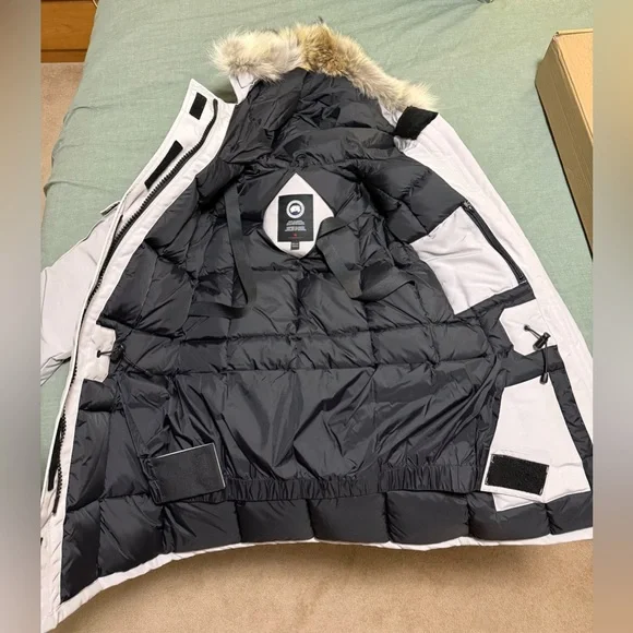 Canada Goose Women's Parka in Moonstone Grey - Picture 3 of 13